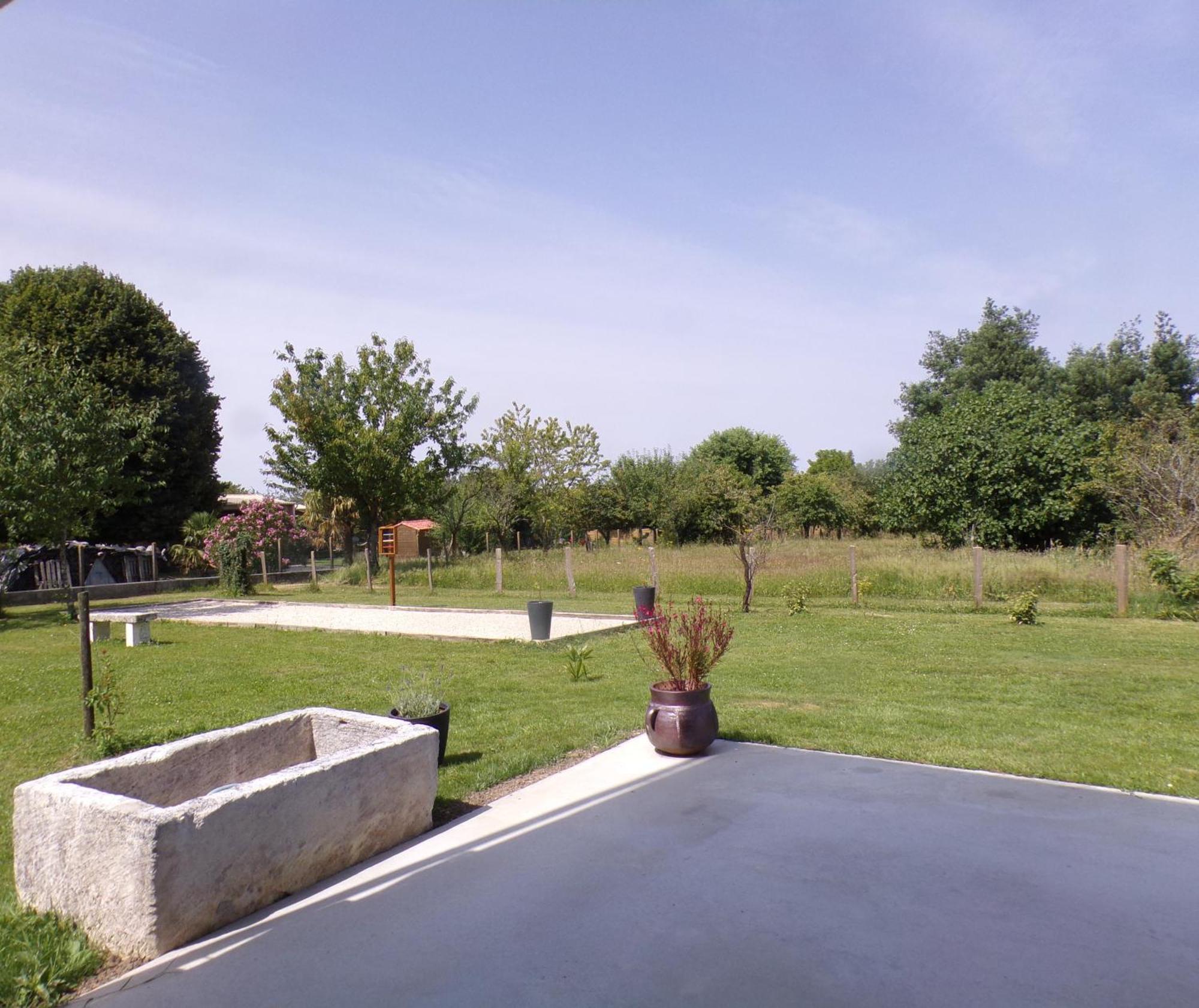 Le Gite Du Verger Saint-Bris-des-Bois Exterior photo