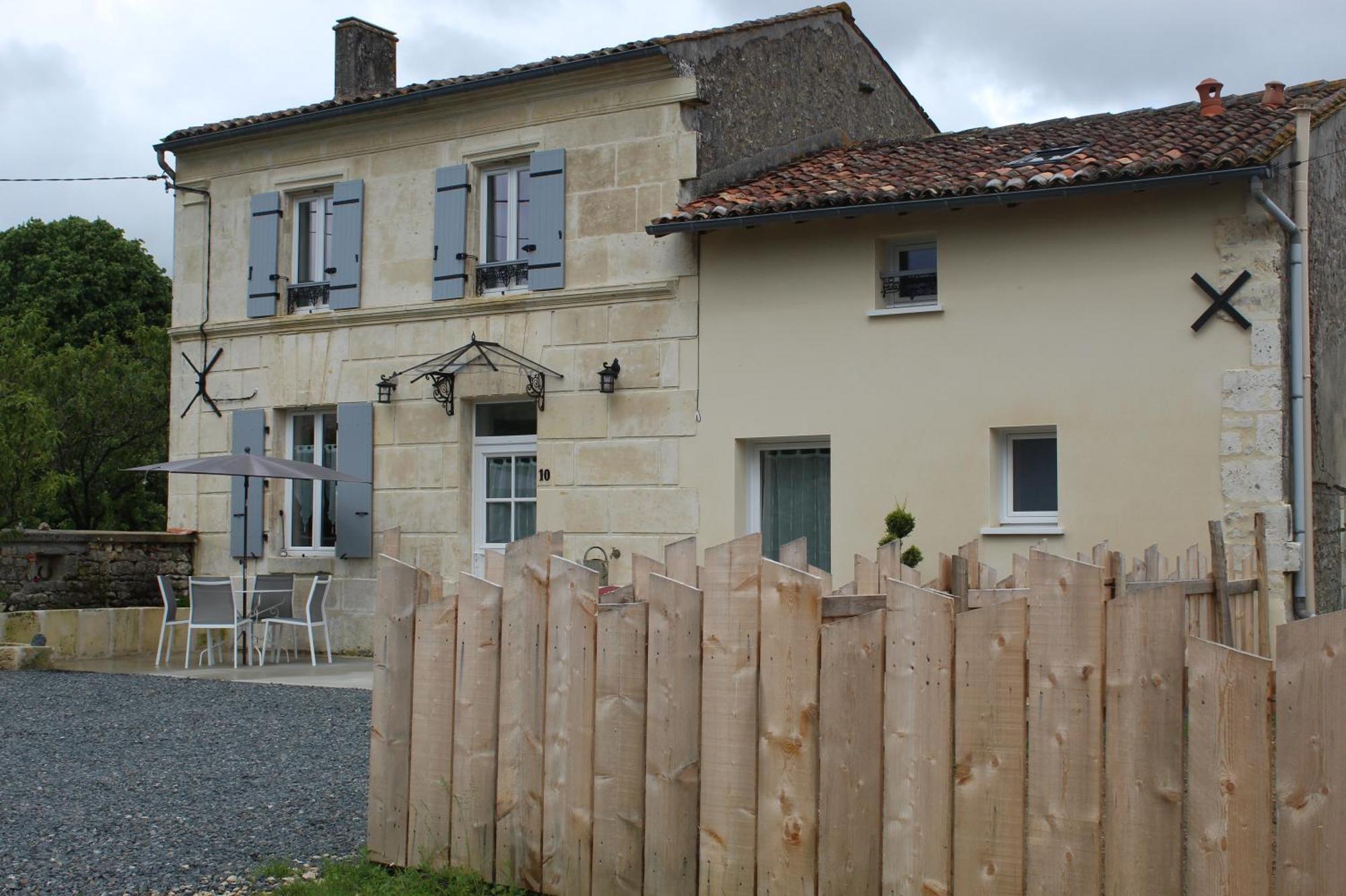 Le Gite Du Verger Saint-Bris-des-Bois Exterior photo